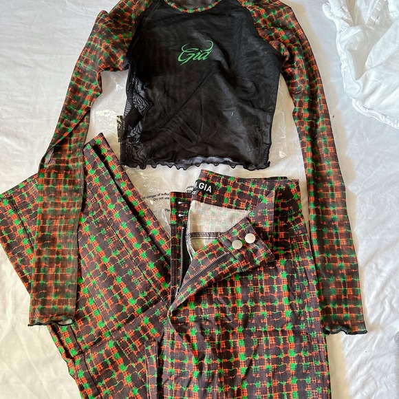 Set ( Pant & Top ) - Picture 2 of 5